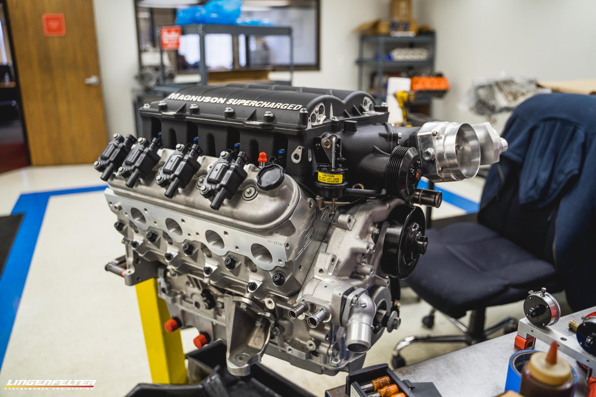 LingenfelterLPE's tweet image. The next #buildupdate is we threw a 2300 Magnuson supercharger with a 103 mm throttle body on top of Dirk Stratton&apos;s Formula Drift Pro 1 engine to give it some extra boost this year.
