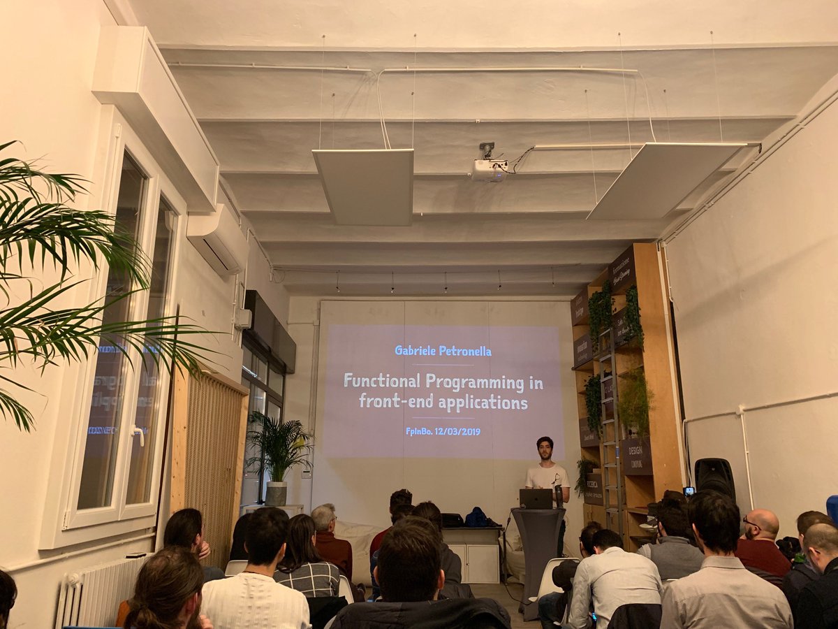 arb_resh's tweet photo. Functional programming with @gabro27 #fpbo https://t.co/hYjuhg8PVb