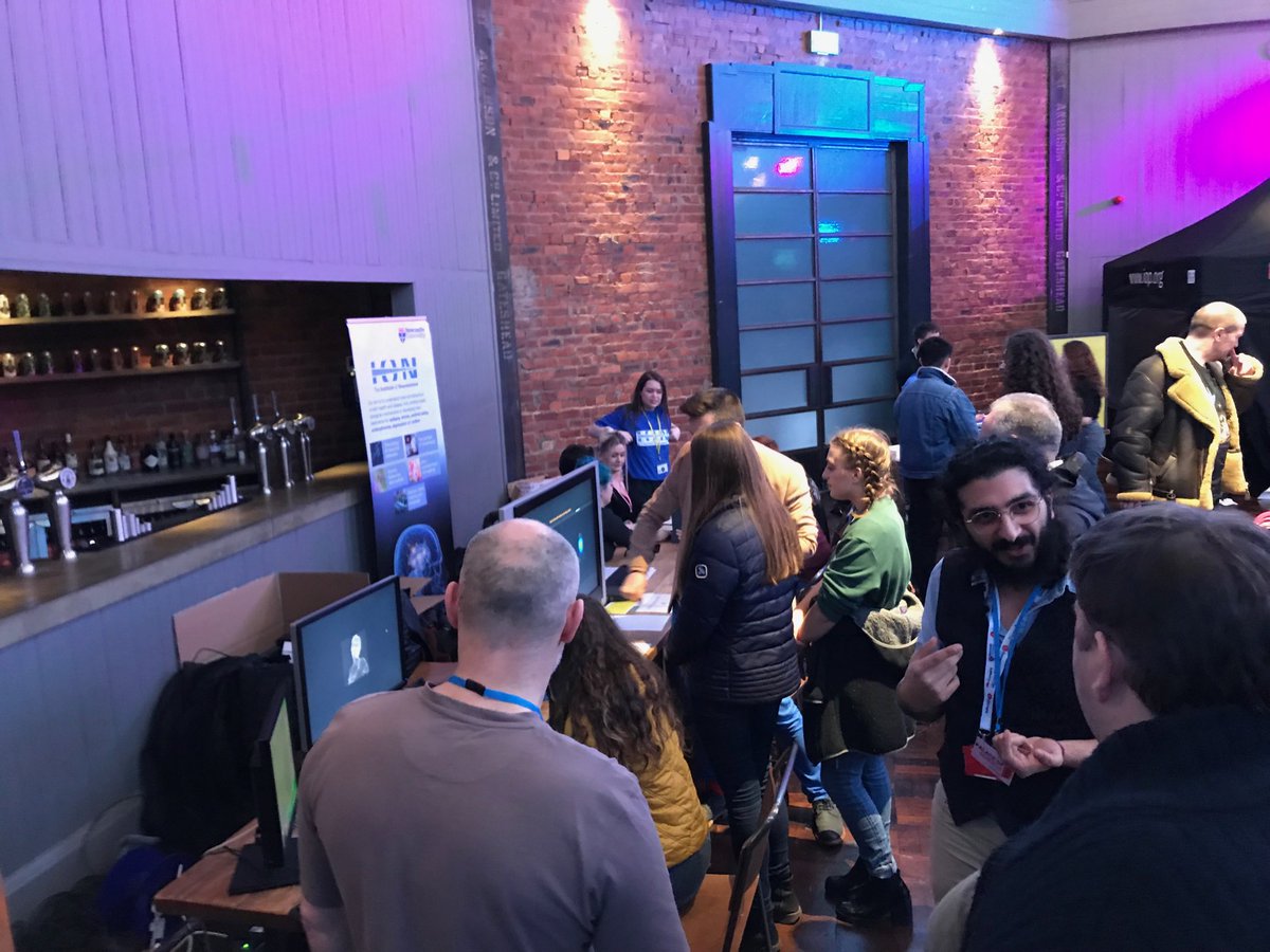 OptoVisionLab's tweet photo. Fun eye tracking #palaceofscience #BrainAwarenessWeek2019 ⁦ https://t.co/94BNAFmknm https://t.co/CXAHKq4YG4