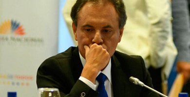 Carlos Ochoa reaparece y asegura que es víctima de una 'clara persecusión política'. ow.ly/TC7V30o1b91 | Ecuadorenvivo