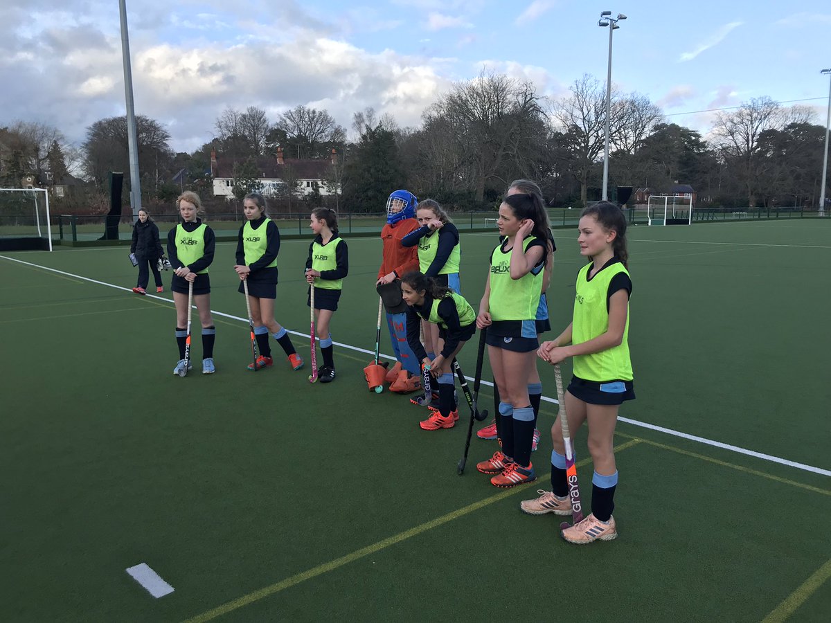 HGSport1's tweet image. A very wet day for our U13 @HolmeGrange girls at the South Hockey finals- overall 3rd place in the plate. Well done! #topstandard #wind #rain