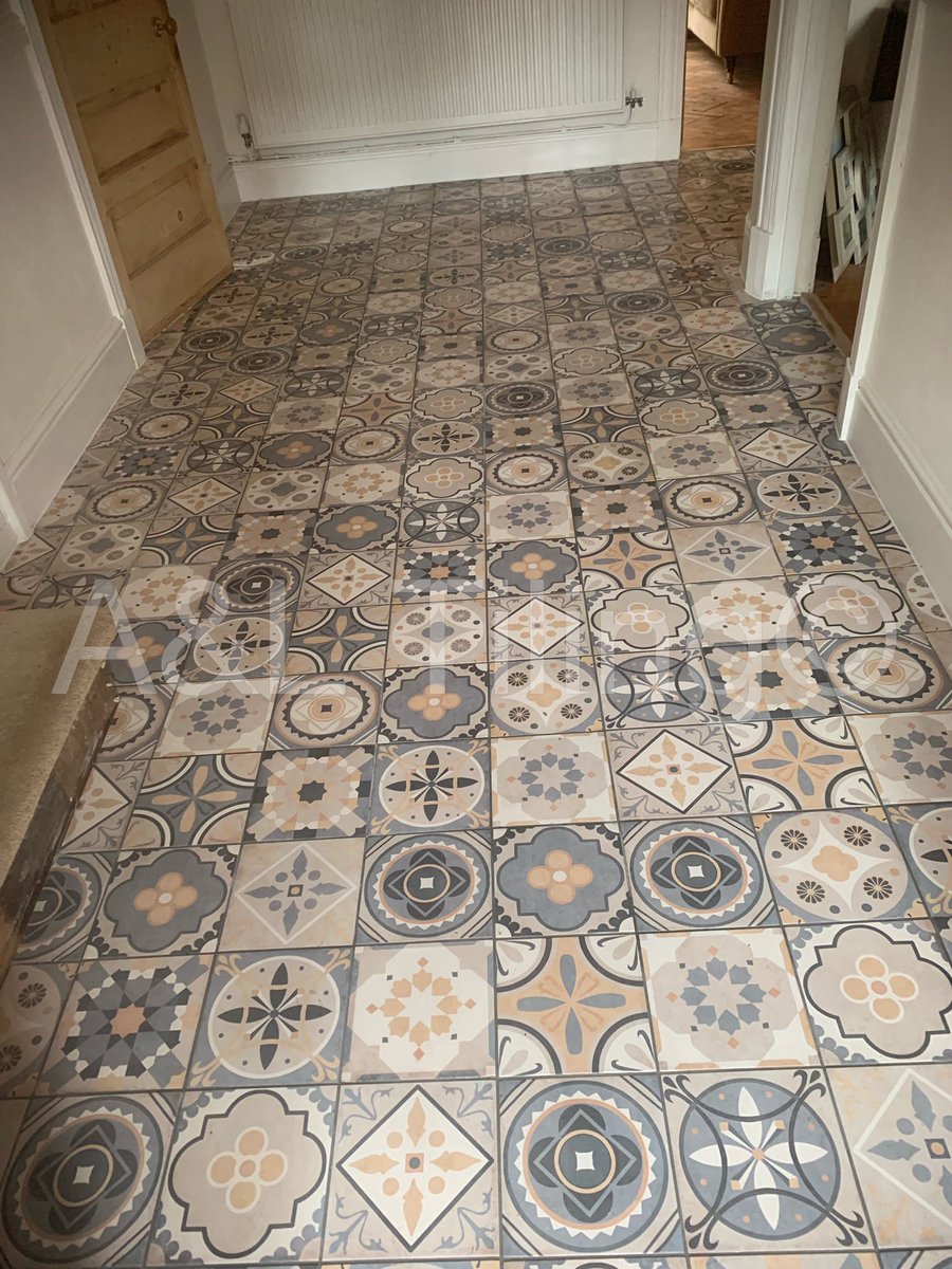 aoclements's tweet photo. Another striking floor installed using @tilemasteradhes and grouted with @MapeiUKLtd medium grey grout, and using @SchluterSystems ditra25 decoupling 
#mymapeiproject and big thanks to @ProTilerTools for the speeedy delivery https://t.co/j92Pnkvp2k