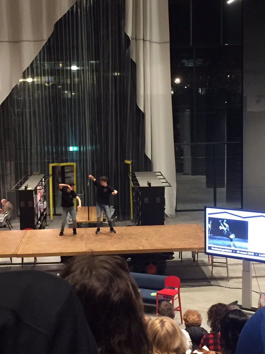 Wat een belangstelling en prachtige optredens tokdens #Cultuurdebat in #LocHal Tilburg.