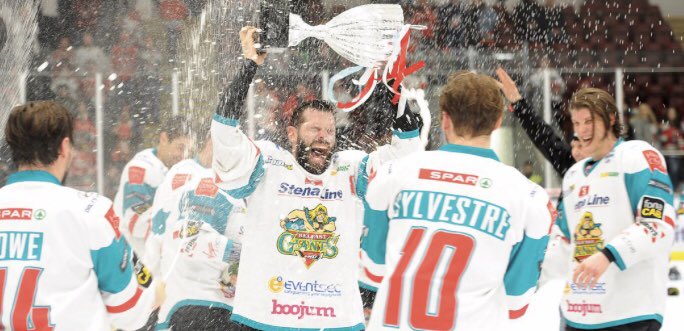 DeirdreHargey's tweet photo. Iβm delighted to announce Belfast City Hall will be illuminated for the @BelfastGiants to mark their Challenge Cup victory. Iβm also hosting a civic reception for the team to mark this occasion & their contribution to Belfast. Iβm liaising with the team to confirm the date π https://t.co/4CMpvE5ovp
