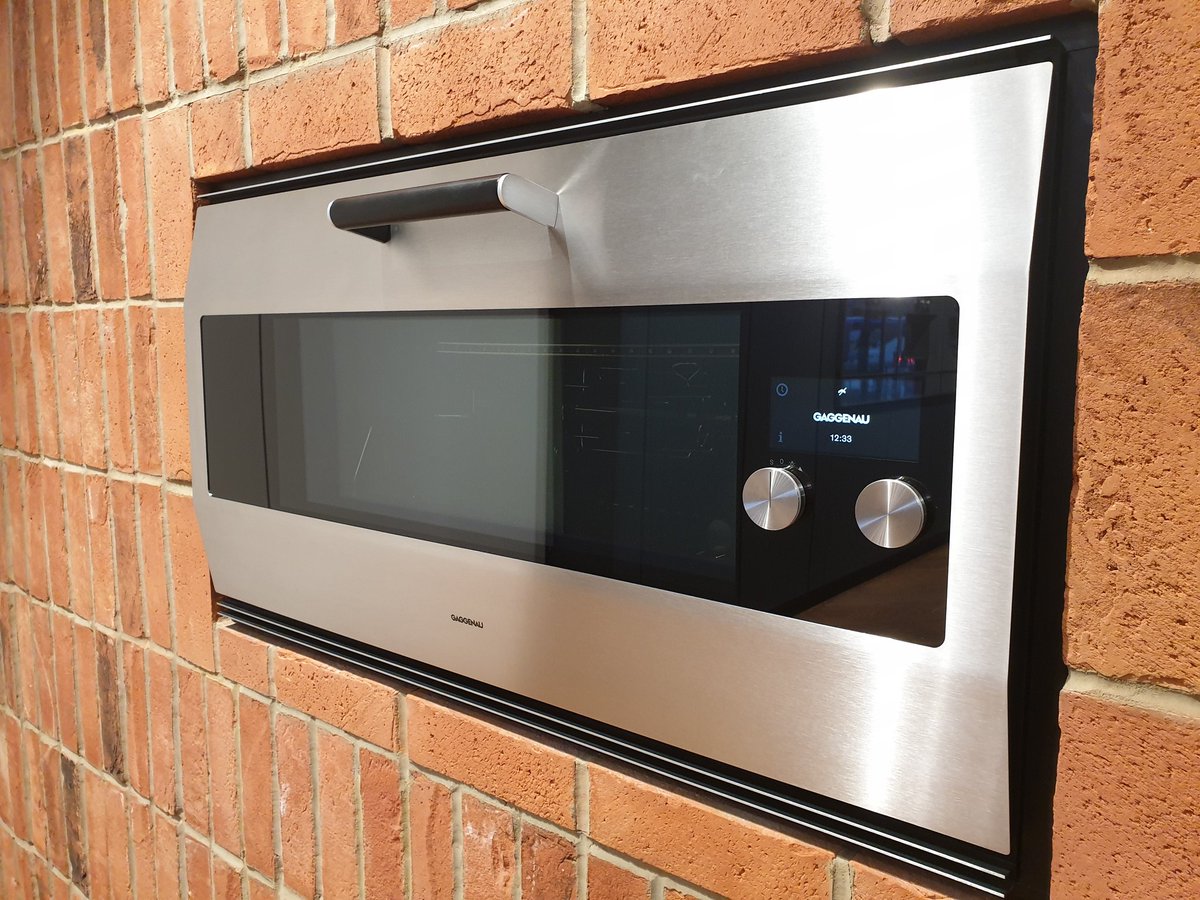 S10Kitchens's tweet photo. Superb day at @gaggenau, getting behind the product with an introduction training day. An inspiring and fun filled day. #wigmorestreet #gaggenau #showroom #thedifferenceisgaggenau #cooking #refridgeration #innovtion
Getting the best results from your appliances....#greatfood https://t.co/HqRmi59Vl4