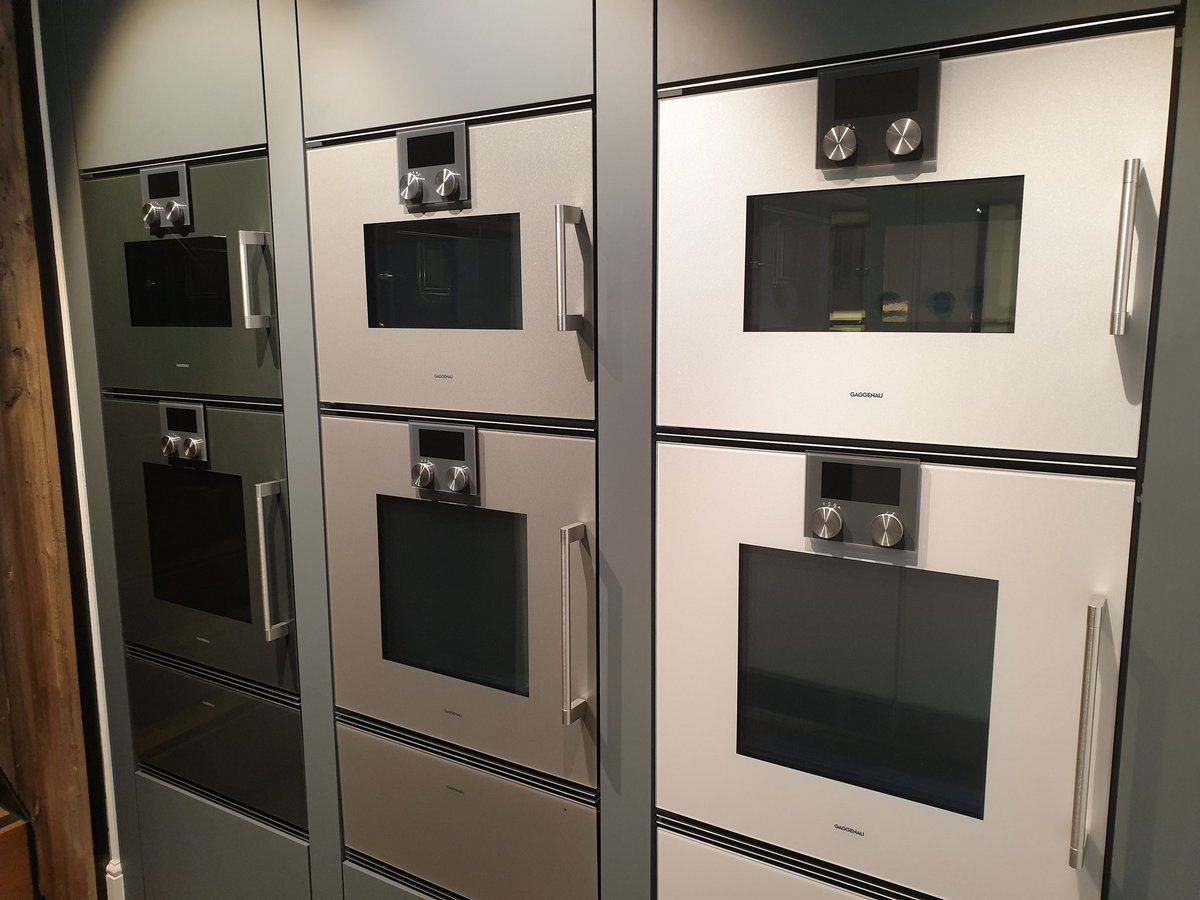 S10Kitchens's tweet photo. Superb day at @gaggenau, getting behind the product with an introduction training day. An inspiring and fun filled day. #wigmorestreet #gaggenau #showroom #thedifferenceisgaggenau #cooking #refridgeration #innovtion
Getting the best results from your appliances....#greatfood https://t.co/HqRmi59Vl4
