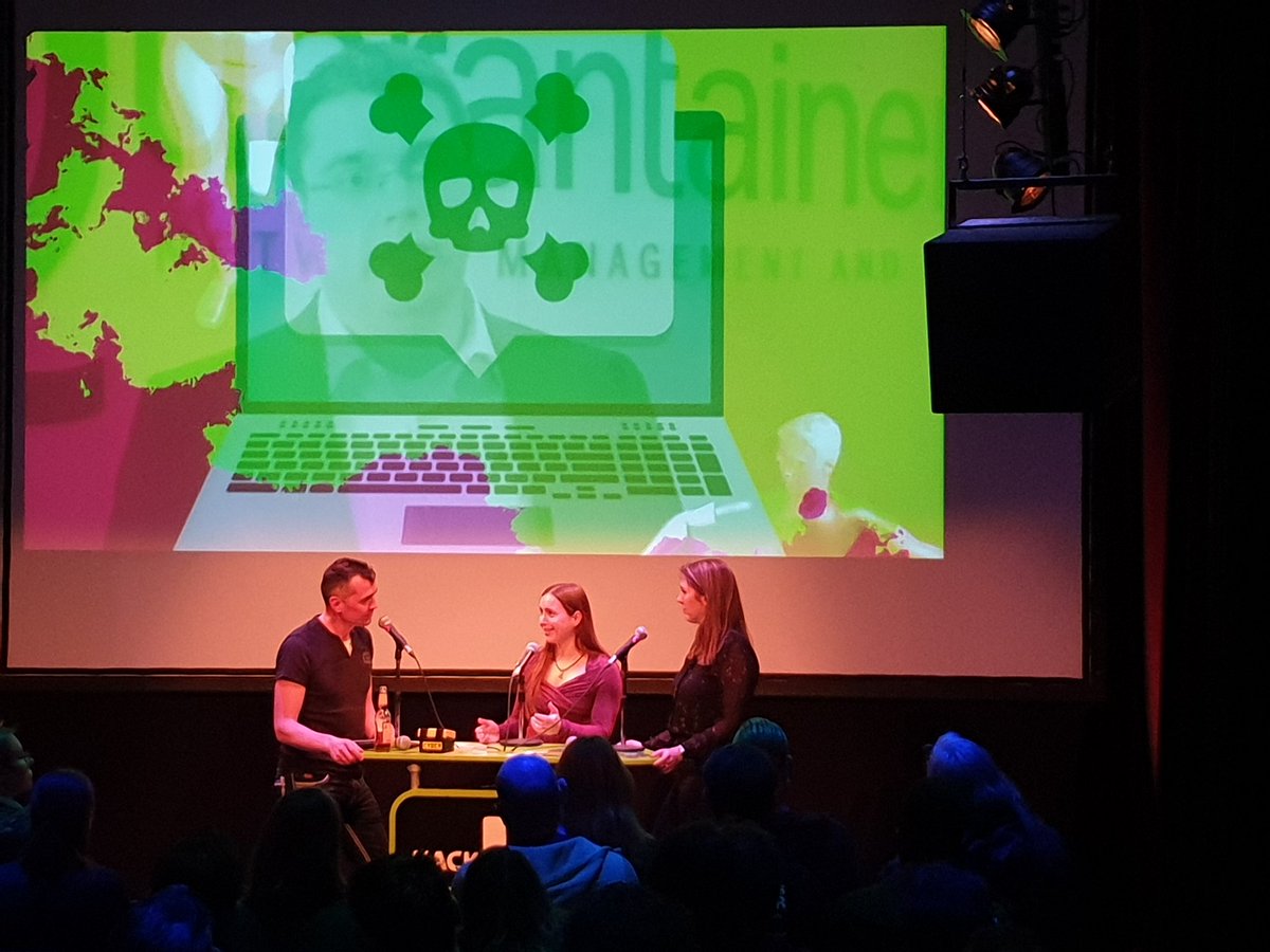 Ellyleijen's tweet photo. Luisteren naar Saskia en Sanne #hacktalk11 https://t.co/kanxqvea05