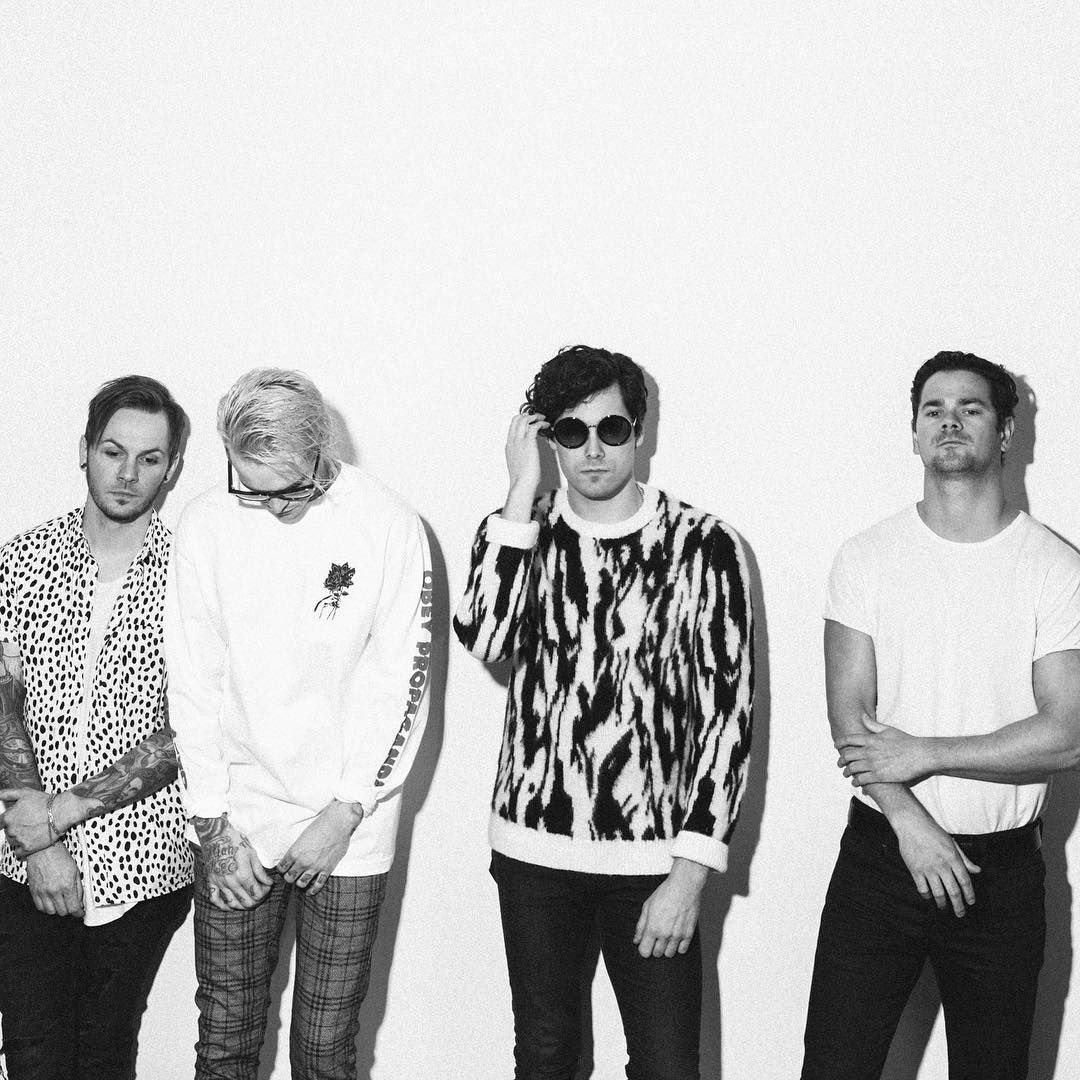 strange_main's tweet photo. A little throwback picture with @AboveWaves! Listen to their EP #FugitivesVol2 on @AppleMusic and @Spotify!
https://t.co/Y2JVCvZrok https://t.co/8whQnZKWmP