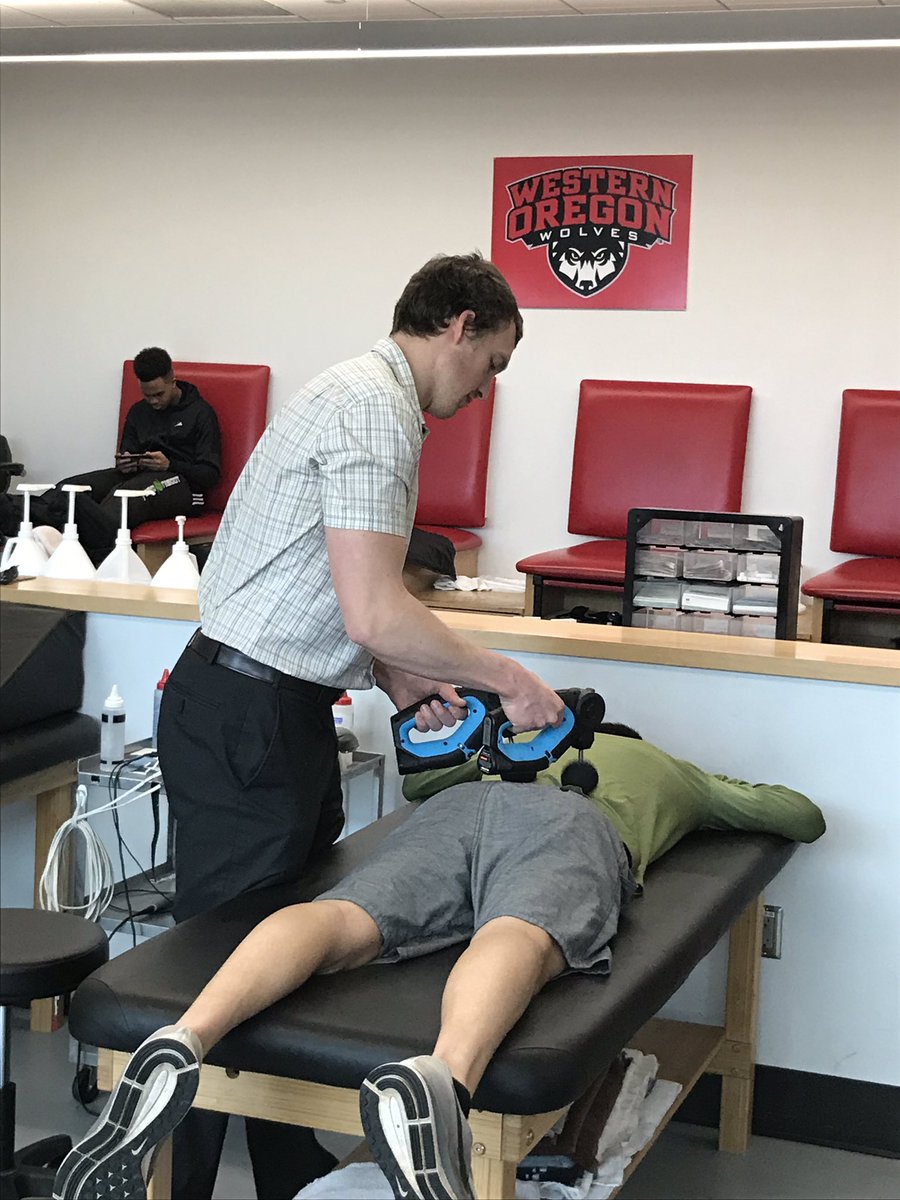 WOU_AT's tweet photo. This is how we get down before track practice! https://t.co/tPzMyROmum