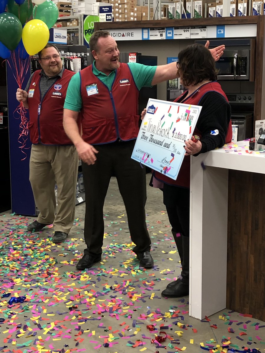 Dez45979744's tweet photo. #lowes2625 #wheelinglowesrocks https://t.co/foWZKEi6te