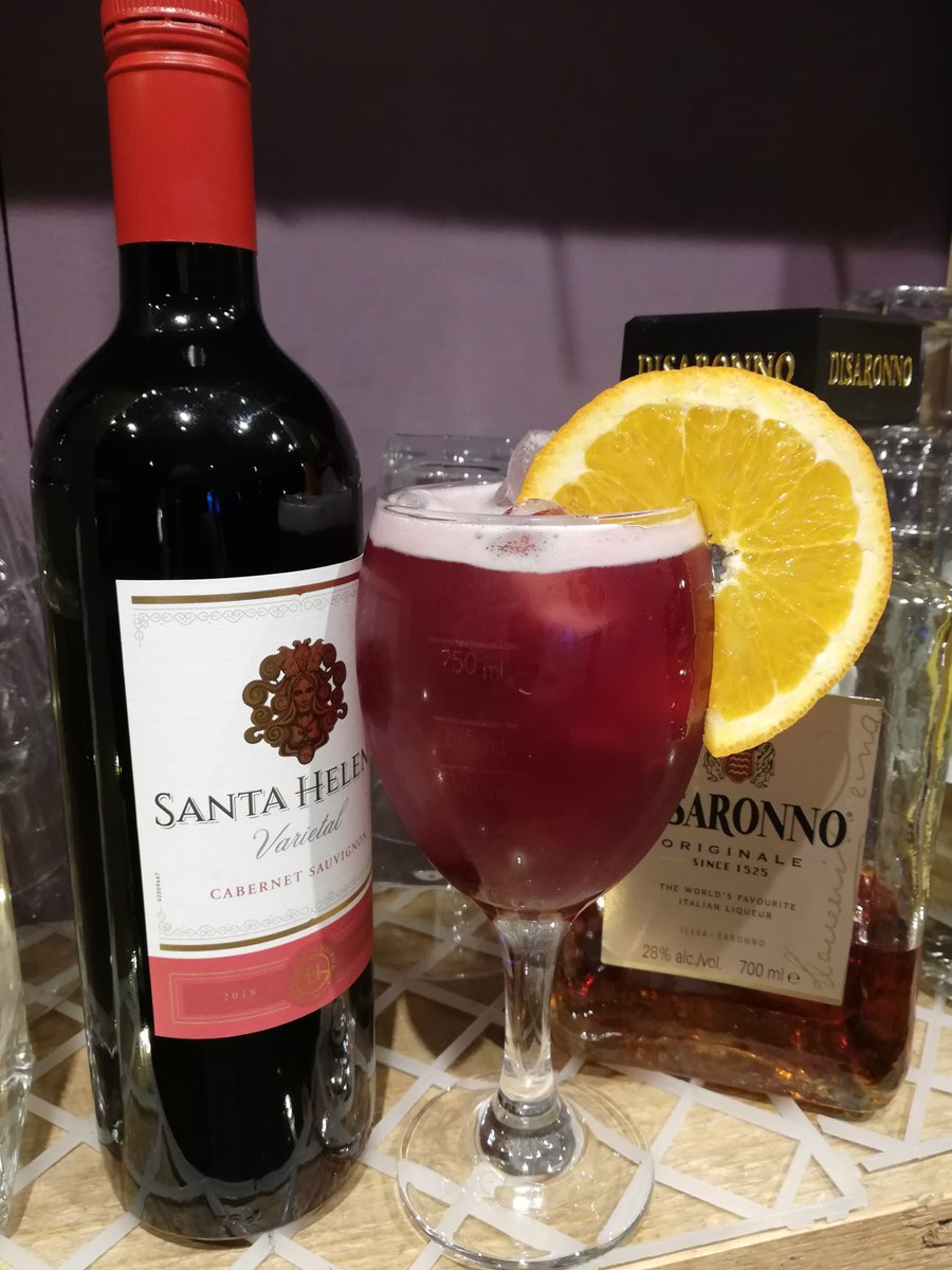 2-4-1 cocktails are back in action from 6-8 this evening featuring our signature cocktail for the night "Sweeney's Shamgria" for only £7.50! see ya there🍸🍹 #SocialLife #Cocktails #TwoForOne #TheSocial