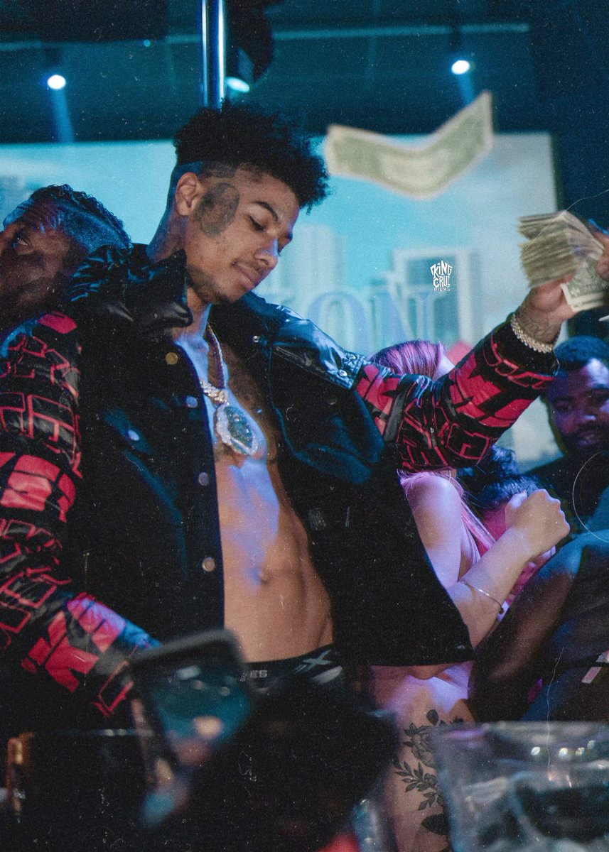 KingCruzFilms's tweet photo. Pull up on your block, then i bleed it 🔵 #KingCruzFilms https://t.co/r5W5oNU1M4