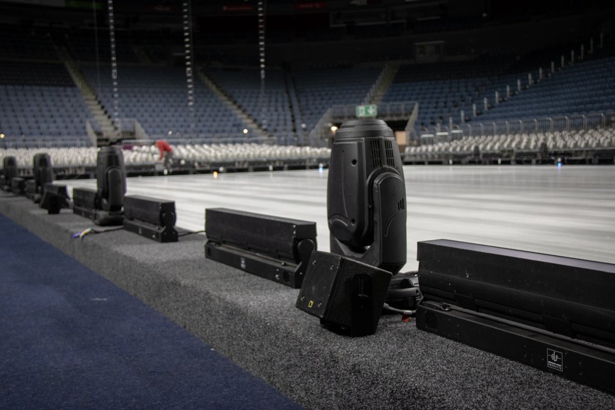 L_ACOUSTICS's tweet photo. To celebrate 75 years of dazzling theatrical performances on skates, @holidayonice has been on tour across Europe recently with an L-Acoustics system provided by @FocusAmsterdam: #ARCS, #KS28 and #5XT brought warm sound to the icy festivities! Thanks Callum Vernon for the 📸! https://t.co/Ycc0vjF0QZ