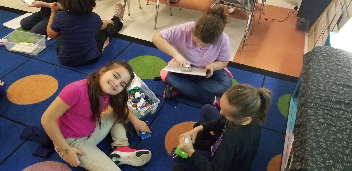 LemonsLearners's tweet photo. Math stations &amp; projects &amp; research, oh my! ❤ these hard working kids! #Lemonslearners @SHMrsVivio https://t.co/Ve4DyQ402S