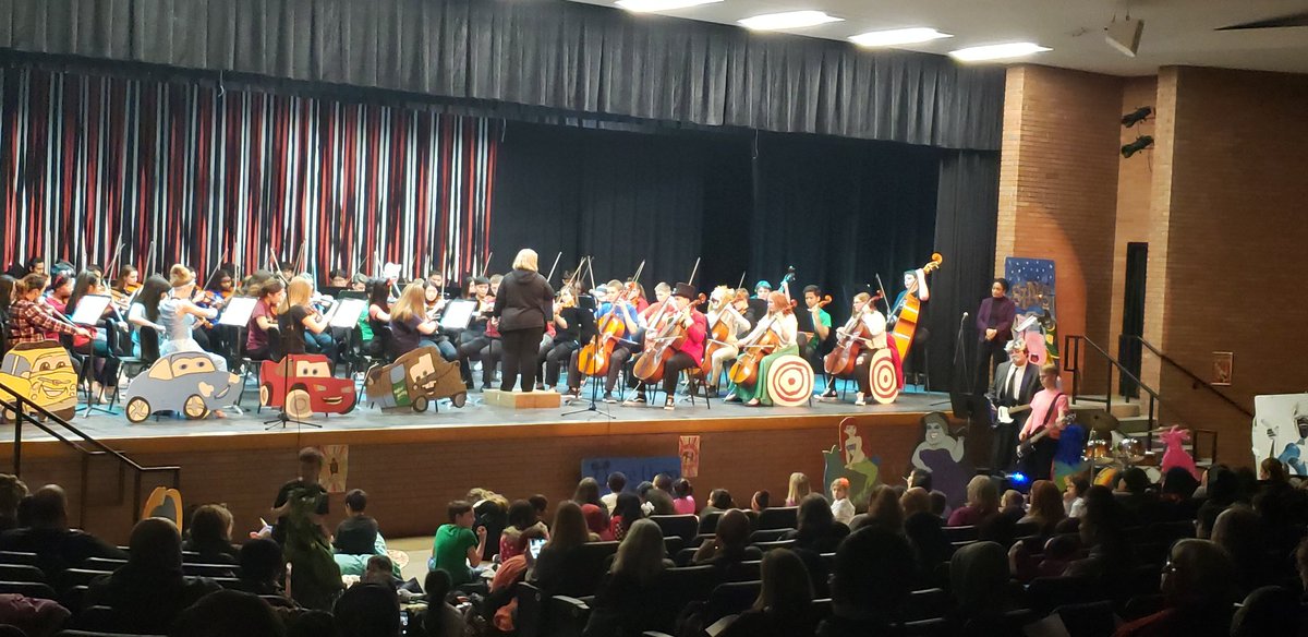 ChristiDonald's tweet photo. Great job to Ms. Fried and the Hoover orchestra for connecting music in movies to young future Huskies! https://t.co/m6NFp5cHnX