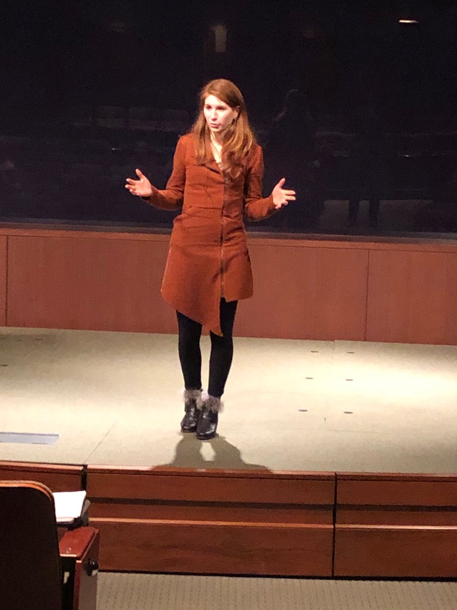 edkelley16's tweet photo. ⁦@MsCarrieRich⁩ of the ⁦@GlobalGoodFund⁩ shares her story &amp; fascinating work w/ ⁦@ElanieTwittes⁩ dream course “Being a Woman in the 21st Century” at ⁦@GaylordCollege⁩. ⁦@UofOklahoma⁩ https://t.co/0ulLxRRHCU