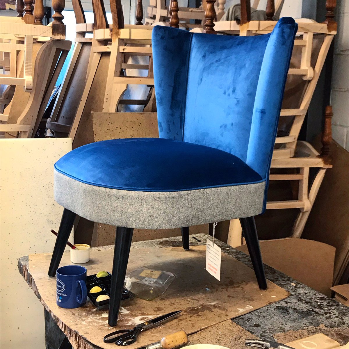napoleonrocke's tweet photo. Ooh Don Draper eat yer heart out!  Sneaky peek of a new ‘soon to be introduced’ style (when we get the ruddy time to add to the website!)
This 50’s style stunner is hot off the press from our upholsterer’s workshop!  Sexy or wot? #MadMen  #cocktailchair #Wimbledon #interiors https://t.co/89eZQXz4TE