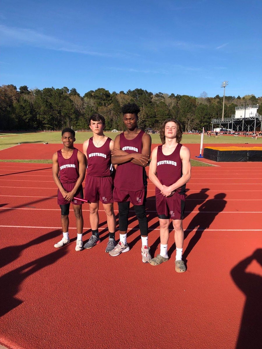 SouthEffingham1's tweet photo. BOOM - South Middle 4x100 school record holders https://t.co/Z5o5RQhGmI