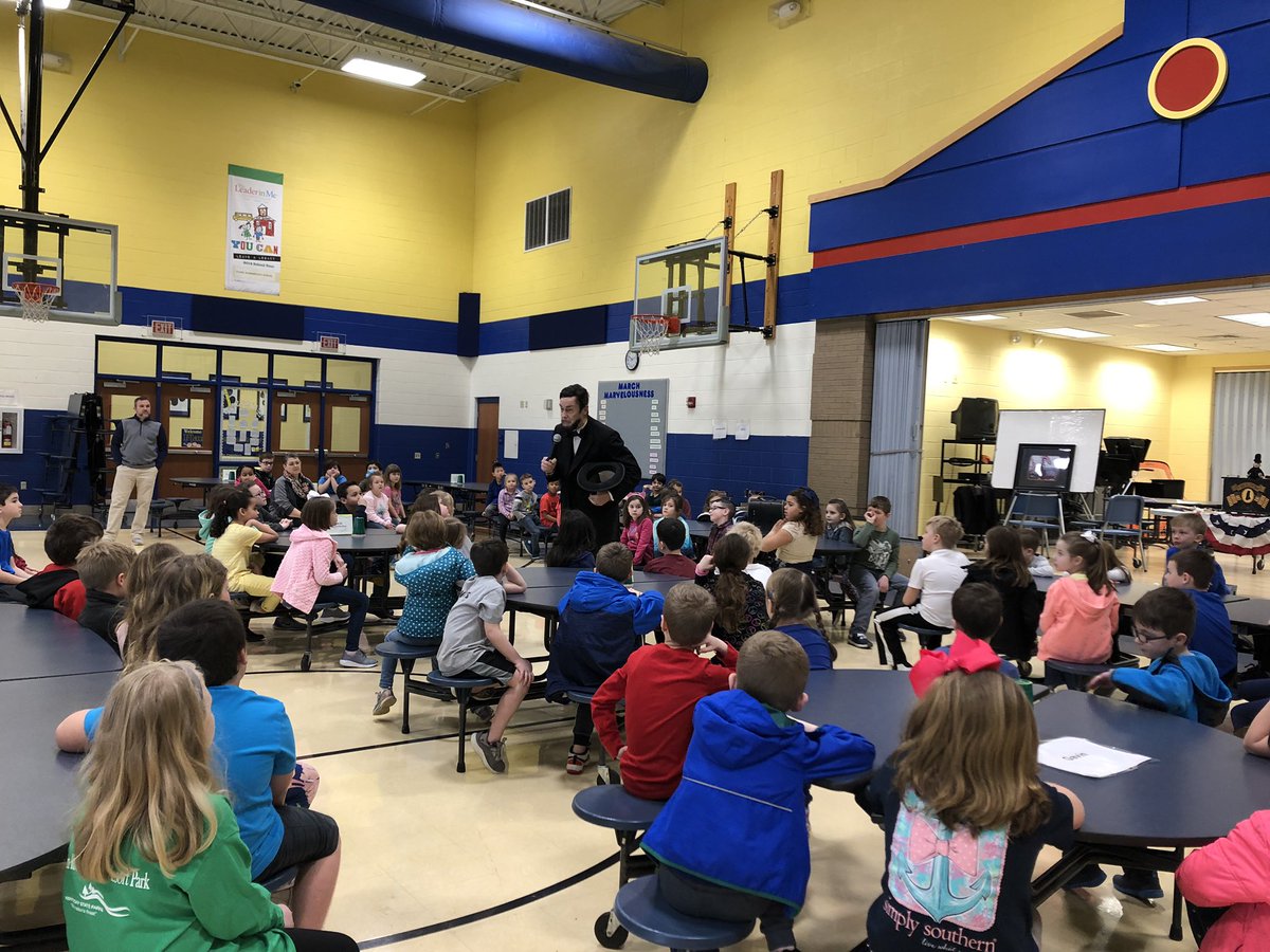 mrs_king811's tweet photo. A day late, but still feeling excited! First and second grade got to meet Abe Lincoln!! 🤗 Wax Museum, coming soon!!!!! #PlanoMagic #MooreFunInSecond https://t.co/11kvfcuNYk