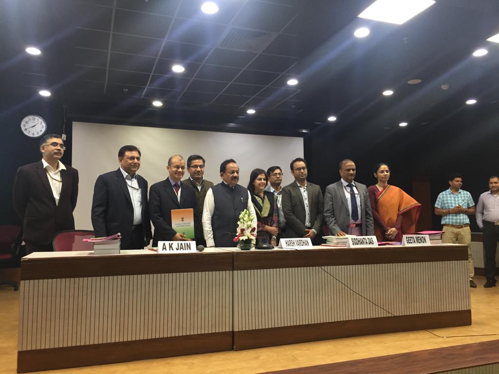 Last week we were at the launch of @moefcc & @OMoefcc‘s India Cooling Action Plan, which aims to provide #ThermalComfortForAll. The goal is to mainstream #EnergyEfficiency as part of all the solutions. 
@IndiaDST.  #ICAP @teriin @CEEWIndia @beeindiadigital @CoolingPrize 
#AEEE