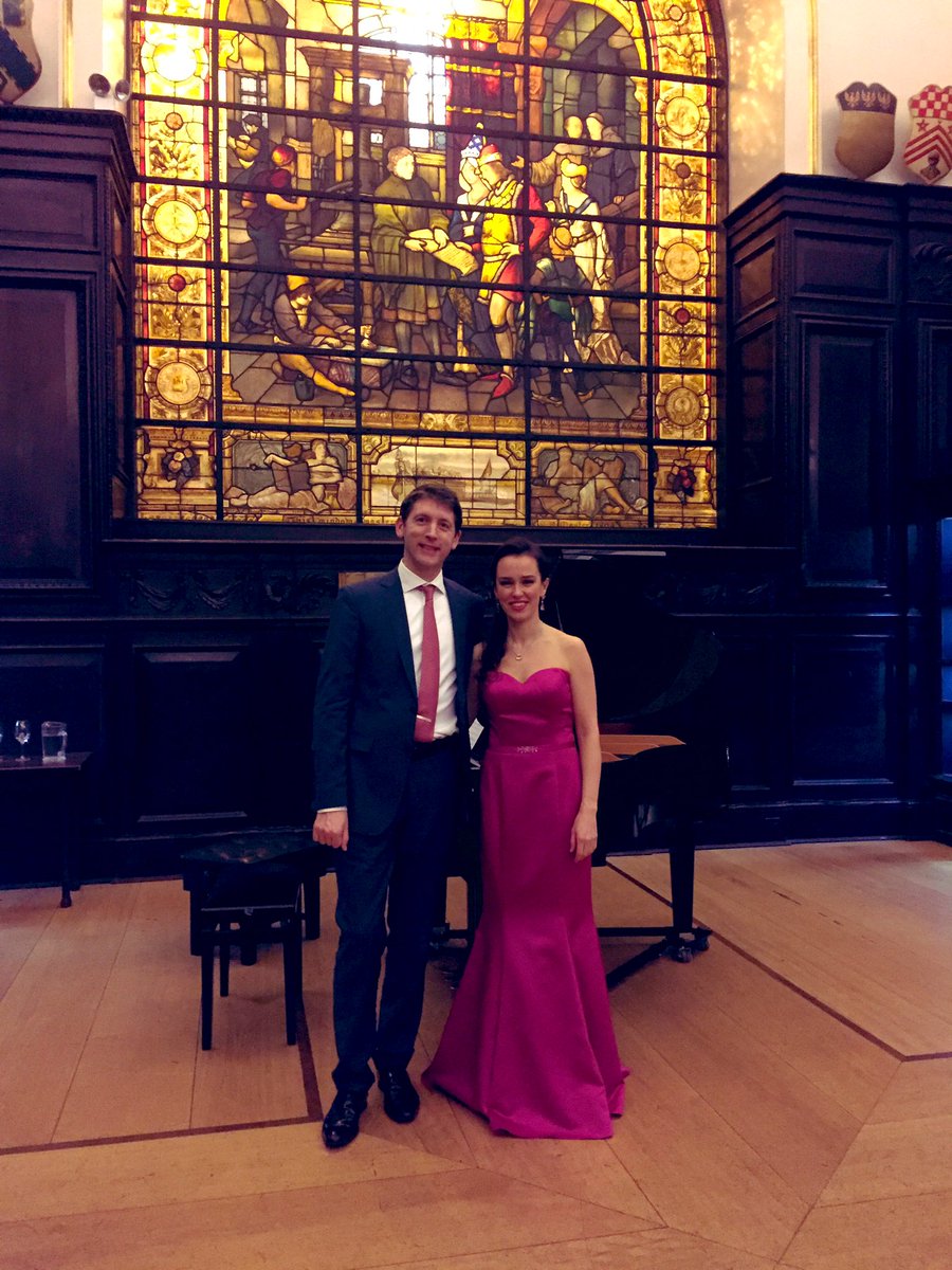 IrishMezzo's tweet photo. Happy after our recital for the U.K. Friends of @wexfordopera Thanks @RosettaCucchi @StationersHall and the team at WFO for looking after us so wonderfully! #schubert #elgar #stanford #Britten Thank you @FinghinCollins for being such a JOY to sing with 😍 https://t.co/Hpx0D601jS