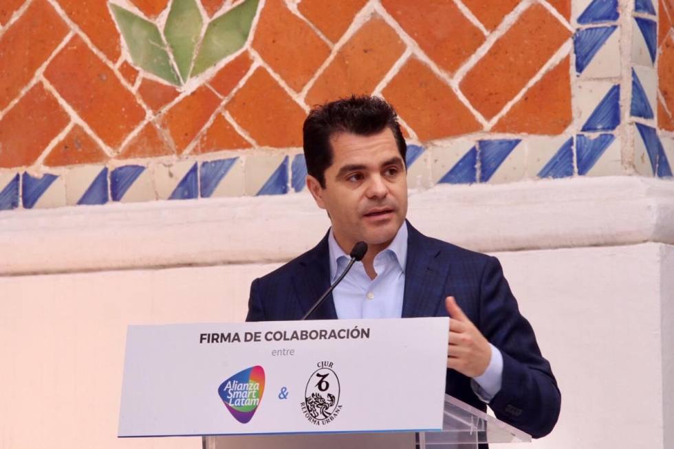 DAngelopolitano's tweet photo. Con el propoÌsito de fortalecer las bases para el reconocimiento del Derecho a la Ciudad en el estado de Puebla, el diputado @MgBranding asistioÌ a la firma de colaboracioÌn entre la Alianza #SmartLatam y el Colegio de Jurisprudencia UrbaniÌstica 👉https://t.co/GrfcO4YoFJ https://t.co/MjUFTkNRfl