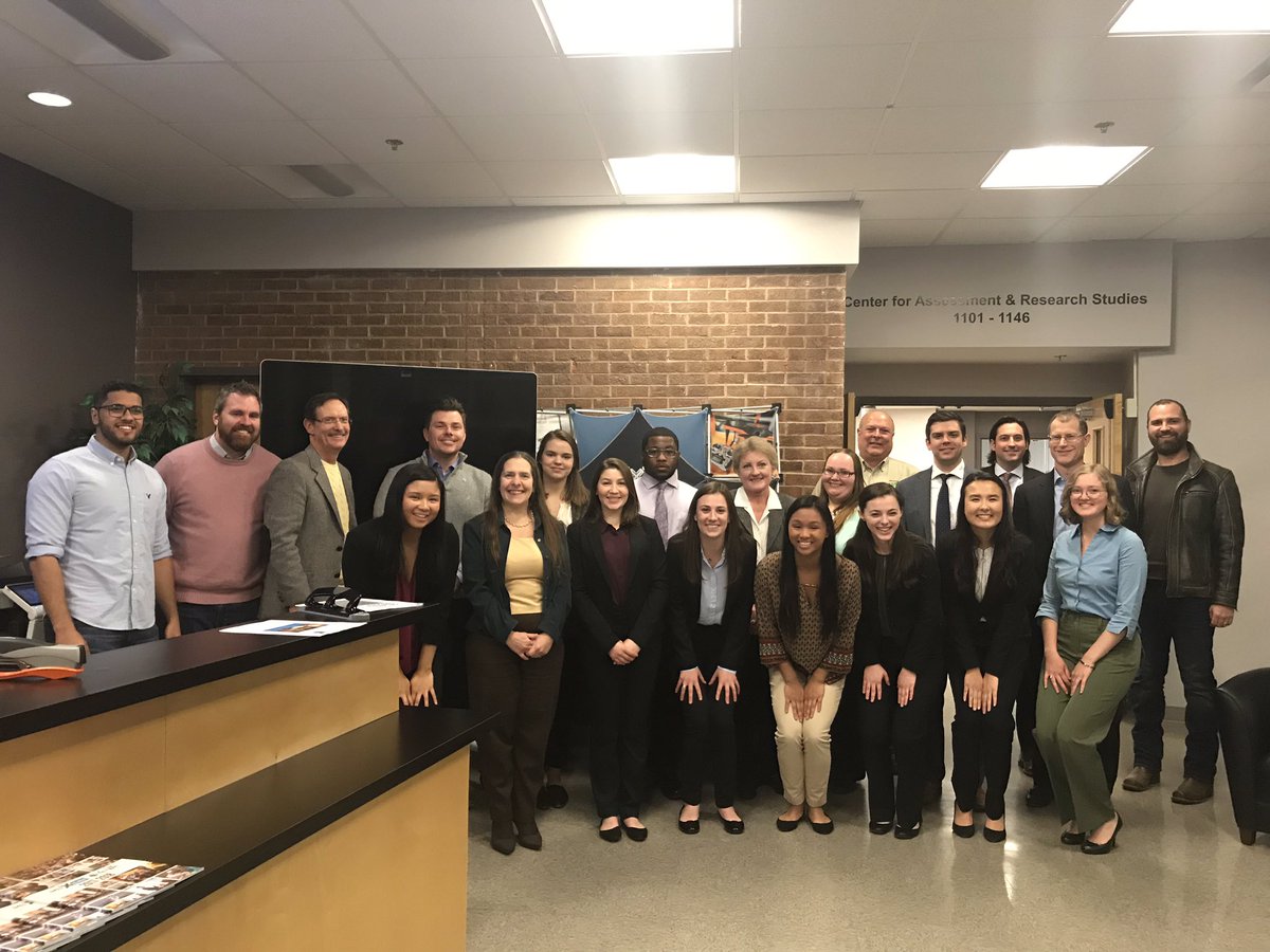 RotaractofJMU's tweet photo. Thank you to everyone that came out to Mock Interviews tonight, it was a huge success! @HburgVaRotary https://t.co/Xyw4lYK68O