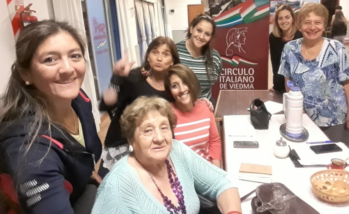 Circuloviedma's tweet photo. Parte del #Equipo 2019  #Talleres  #Inscripciones #CirculoItalianodeViedma https://t.co/bbLpYX1Qis