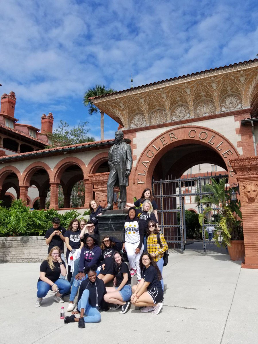 Seabreeze_AVID's tweet image. AVID juniors enjoy a beautiful day at Flagler College! 🌞☁️ Thank you to our amazing tour guides, Morgan, Tess, and Adrian! ⭐⭐⭐
#historicstaugustine
#liberalartscollege
#flaglerlion @jsrawlings @FlaglerCollege