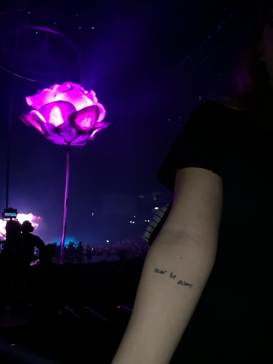 soophksr's tweet photo. When you miss me close your eyes
I may be far but never gone
@ShawnMendes ❤️ https://t.co/q8JcqnTgj3