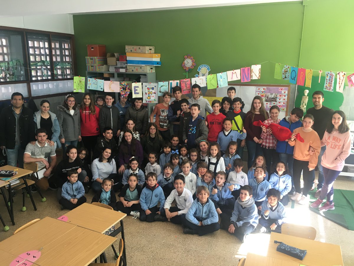 escuelassj's tweet photo. (3 de 5) #SemanaIgnaciana #Adentrate
1EP - Disfrutamos del primer día Ignaciano... lxs más peques del cole empezamos a conocer a San Ignacio.
#FemEscola
#EsParaTi #ItIsForYou #EsPerATu https://t.co/blyMwg5Cip