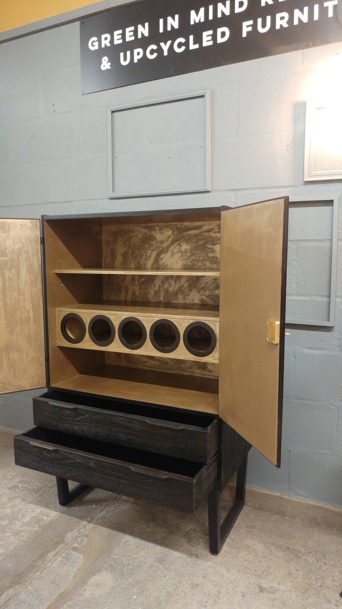 TheHouseofUp's tweet photo. And at No. 1 this week in the #UpcycledHour #Top3RTdImage league, its Gary Lincoln of @greeninmind1 with this hauntingly gorgeous hand painted cabinet - 11RTs and 32Likes secured your place as this week's winner, well done Gary, fabulous work as ever! https://t.co/WLKUAJXaYH