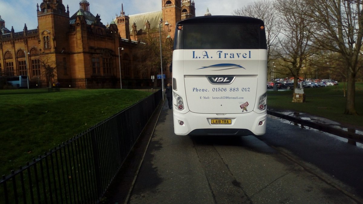 BCCletts's tweet photo. @GlasgowCC @MarthaWardrop outside Kelvingrove Art Gallery. Did staff suggest this (if public road several offences : #S19 #S137 #S129) or did driver just decide to save his party 50 metres walk from available parking on Kelvin Way. https://t.co/sqnav1D84W