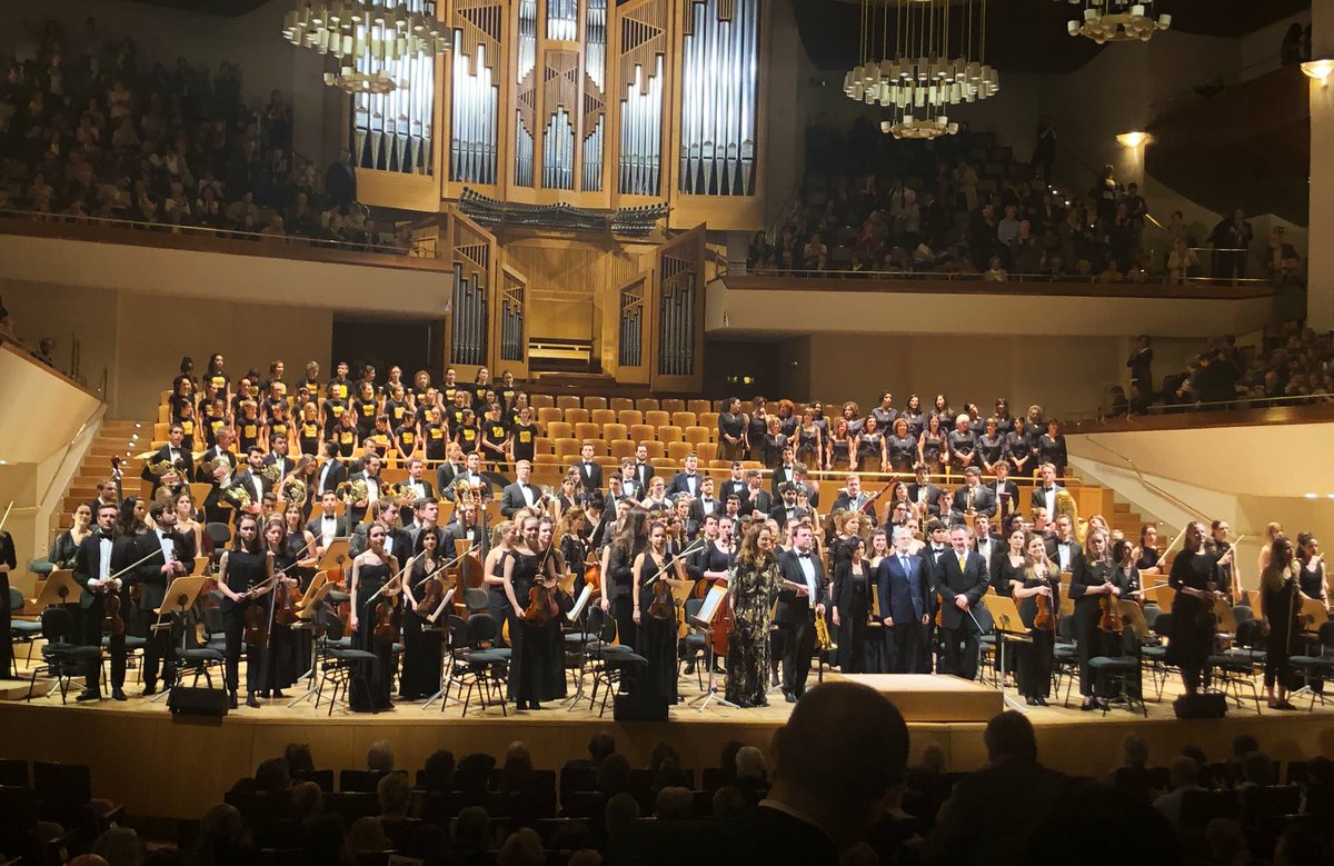Maravillosa 3ª de Mahler con la @GMJOrchester #JonathanNott #ElenaZhidkova @ORCAM_Madrid @jorcam_ 
Gracias ❤️
Mañana #Berg #Mahler #Rueda y #Shostakovich 🎶
#49temporadaibermusica