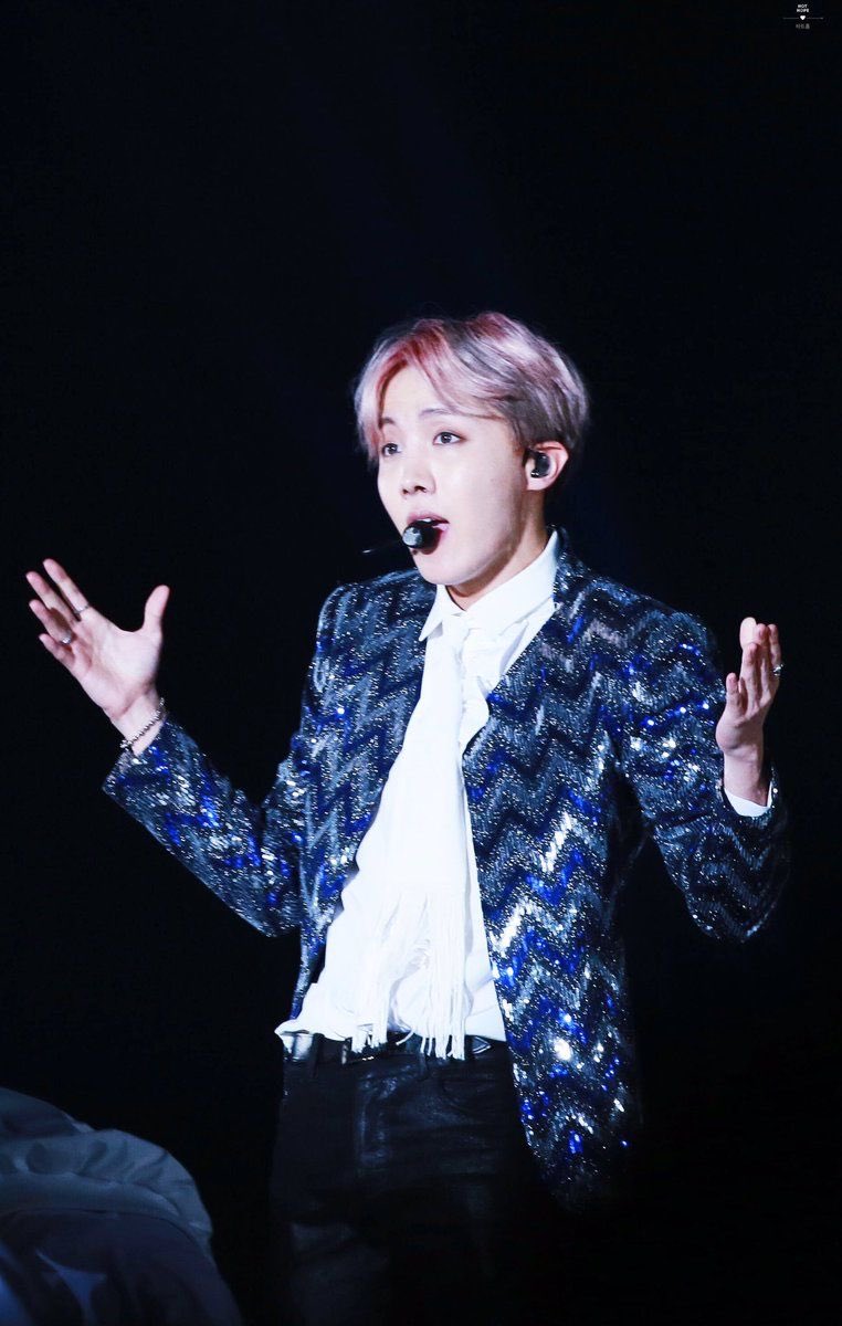 DdaengLife's tweet photo. JHOPE MAMA 🥰🥰
What’s your fave hair colour?
#Jhope @BTS_twt #StreamHopeWorld https://t.co/3Rs8ICsQkN