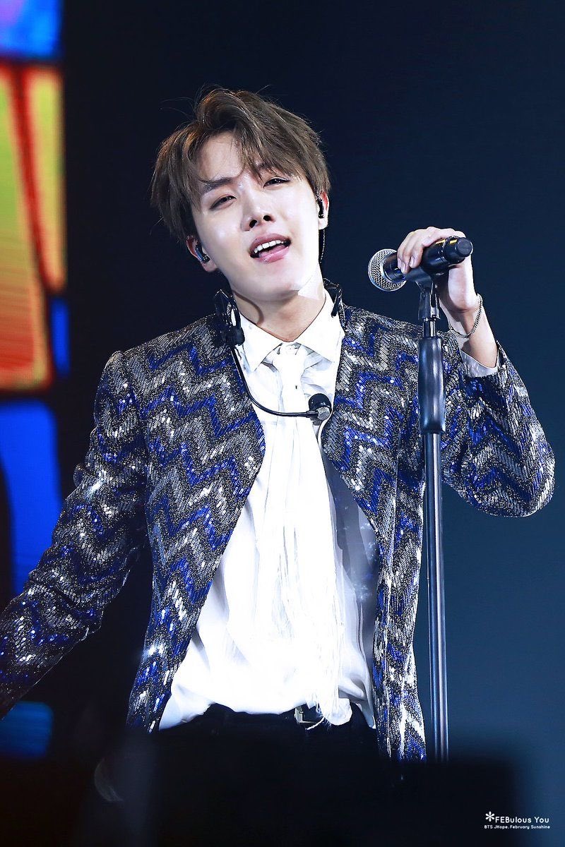 DdaengLife's tweet photo. JHOPE MAMA 🥰🥰
What’s your fave hair colour?
#Jhope @BTS_twt #StreamHopeWorld https://t.co/3Rs8ICsQkN