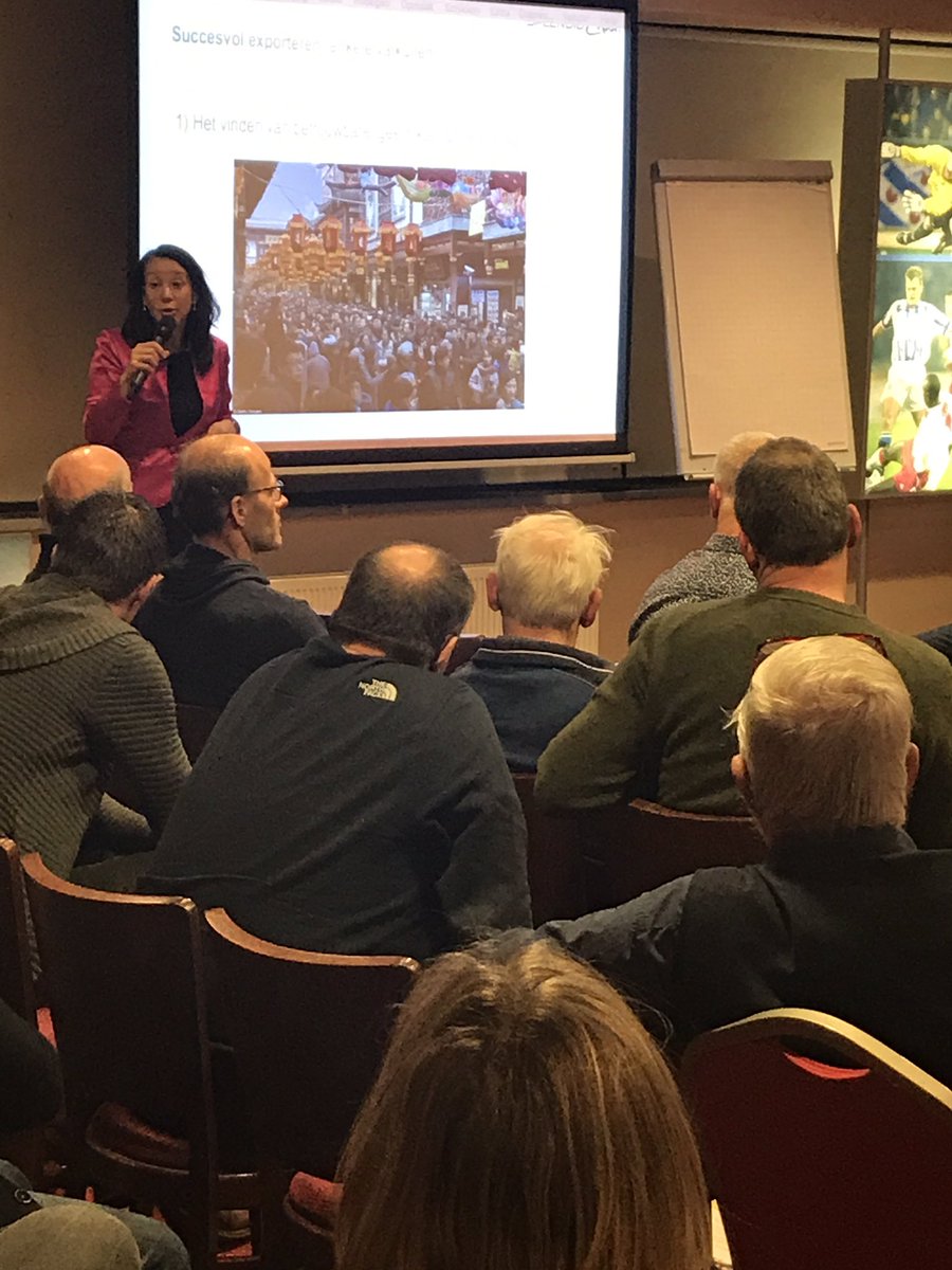 Niscoo's tweet photo. De jaarlijkse ALV vindt vanavond weer plaats! Na het officiële gedeelte nu het woord aan Marion Tjin Tham Sjin van @splendidchina Over het ondernemen in China! https://t.co/HqXnAJcfxG