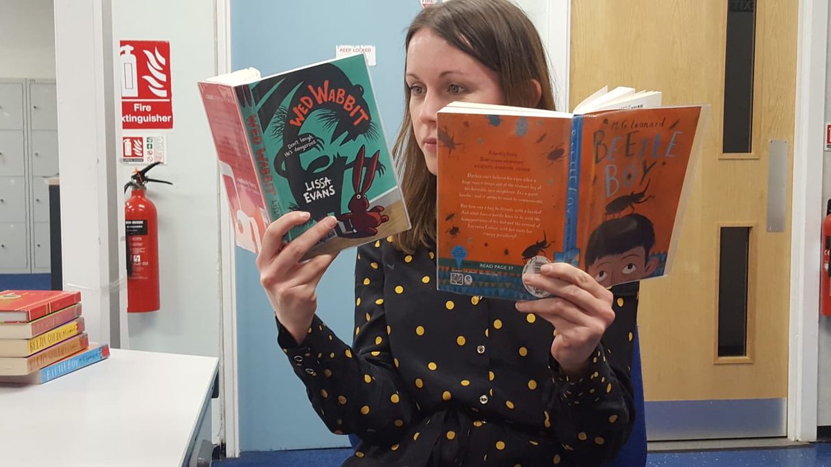 LibrariesNL's tweet photo. Our Librarian Sarah was busy today at the Primary Reading Quiz HQ checking our questions are correct on our amazing books #BeetleBoy and #WedWabbit ahead of next weeks heats of the #PrimaryReadingQuiz.  Would you get them correct @MGLnrd @LissaKEvans? https://t.co/T50sypukTZ