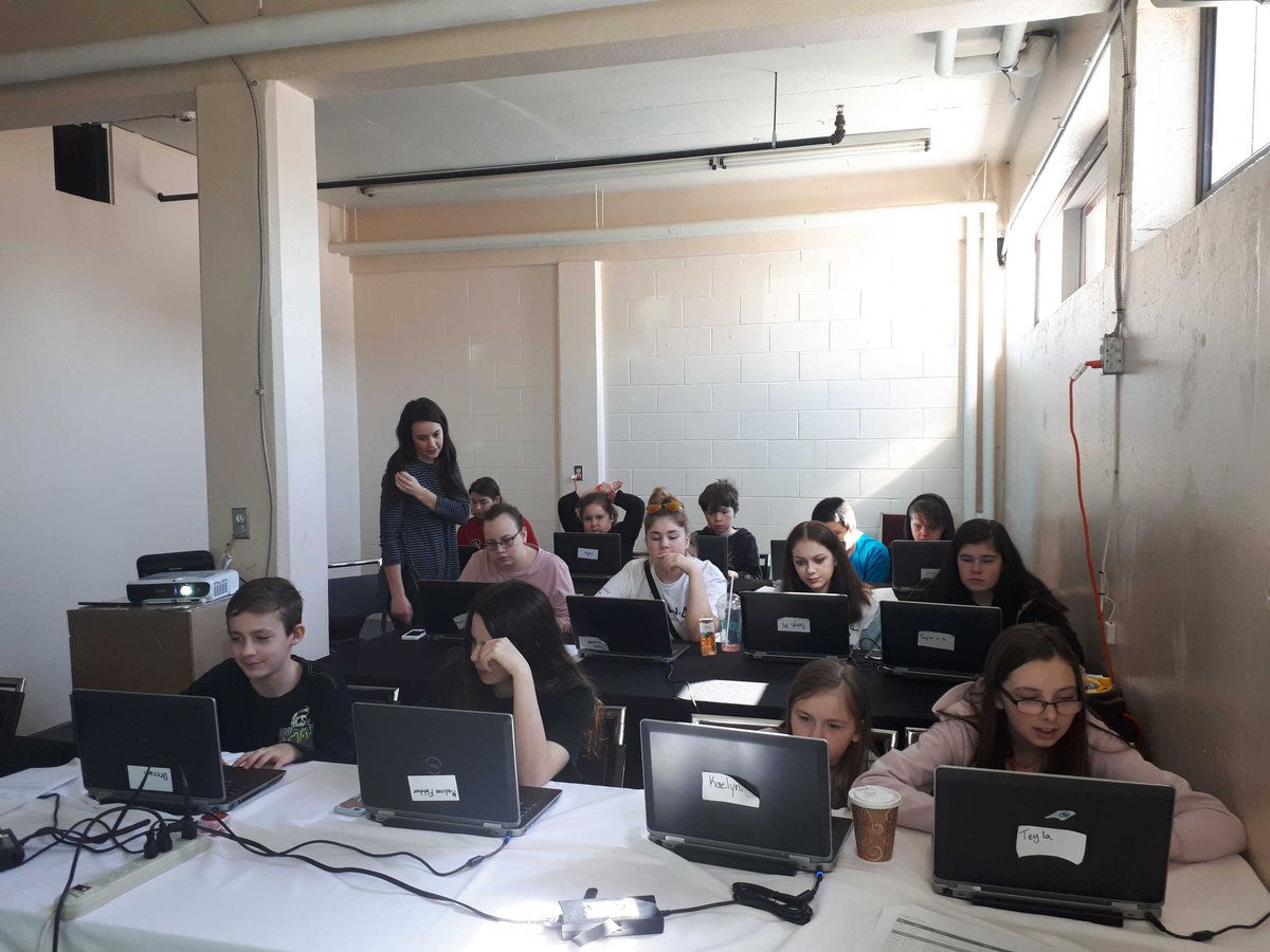 amperecanada's tweet image. Our coding experts working with Missanabie Cree youth in Sault Ste. Marie! #coding #teachkidscode #SaultSteMarie