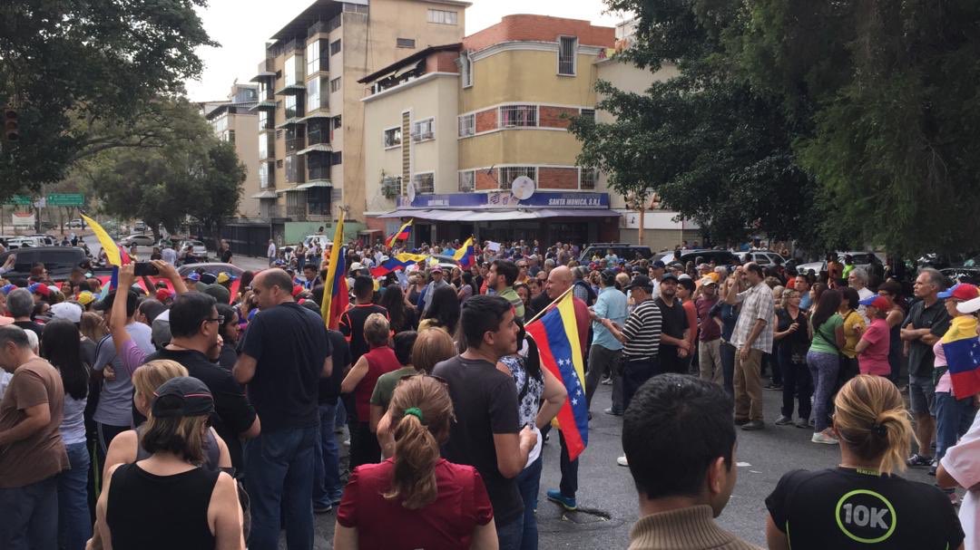 Juan Guaidó tweet media