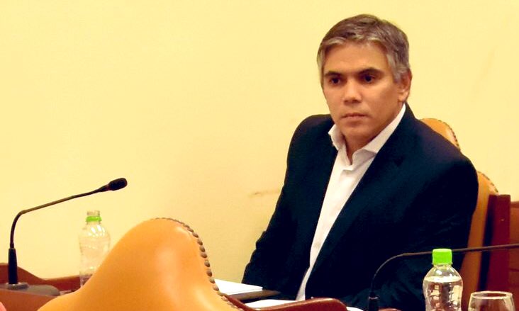FacuRamosFsa's tweet photo. En el #DiaDelMilitanteRadical te presento a @MMontoyaok concejal por la #UCRPRO en #Formosa capital quien al mismo tiempo cobra un jugoso sueldo en la PyME del senador @luisnaidenoff, para que vos que sos militante radical te pongas feliz, feliz día! https://t.co/rEFHmiXDpX