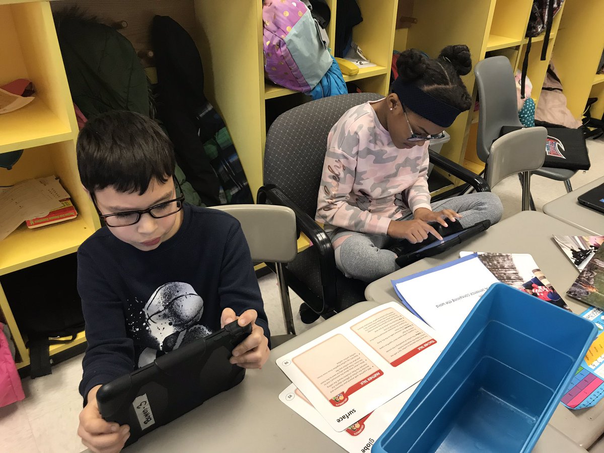 AmyBowen75's tweet image. This isn’t about me. Im in awe at what my kids do in a day.I hope they don’t say”nothing”when asked”What did you do in school today?”The kids Skyped with a class from East, worked on a hyperdoc involving Flipgrid, Padlet, created Adobe Spark videos using planet research,and more!