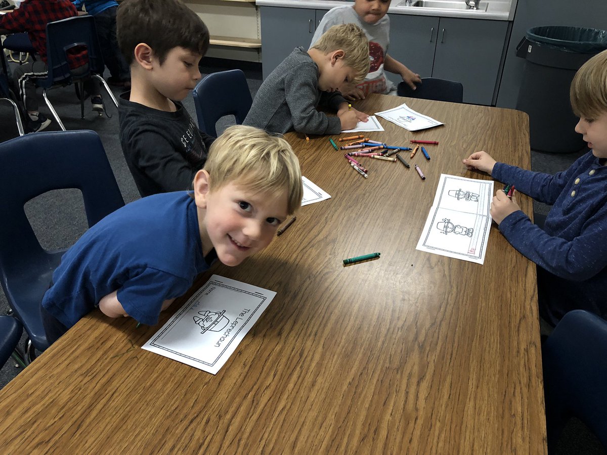 LOMA_ESS's tweet image. EAK’s and Kinders working on tracing and story making with a small leprechaun book! 🍀 #AttendConnectBelongLMSV #ESSRocks #LMSVHeart