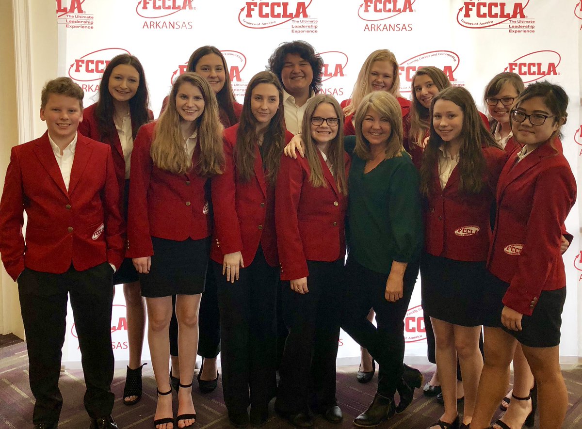 ValleyViewFCCLA's tweet photo. Amazing time today at Arkansas FCCLA State Leadership Conference with an amazing keynote @heatherspeaker https://t.co/6IUusf3Uc3