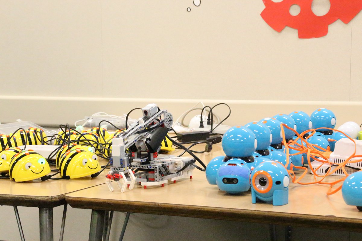 Rorimeredtech's tweet photo. Charging the Robots for @RorimerRoyals students. @Rorimeredtech @RowlandSchools https://t.co/FzKKw0BnFc