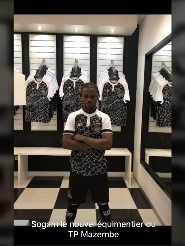 iamdoxel's tweet photo. il me le faut 😭🔥
le nouveau maillot du TP Mazembe 🇨🇩 https://t.co/ny5XjUDxNn