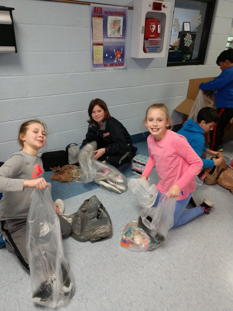 MrsDeAngelo02's tweet photo. Love our Lighthouse Leaders!  They led a used shoe drive to sell to a recycling company to help fund shots for women and babies over seas!  So proud of them ♥️!  Love our Parsons Families!  #GSDpride #makeadifference #superkids https://t.co/W0fR5gr1zt