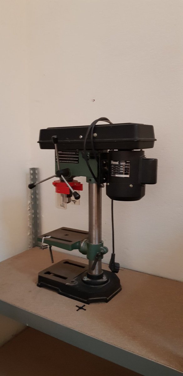 Segbroekdeelt's tweet photo. #debuurtschuur #delenindewijk krijgt door donaties van #gereedschap uit de buurt steeds meer vorm meer weten kom gezellig as do avond langs bij Stichting. Eekta voor de Voorlichtingsavond buurtschuur Segbroek!! https://t.co/iH6MLdt99i