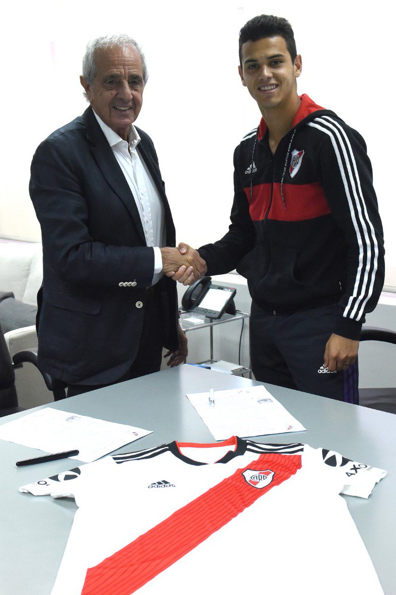 RiverPlate's tweet photo. 🤝 Esta tarde, el Presidente @RodolfoDonofrio y el Secretario Ignacio Villarroel se reunieron con Cristian Ferreira: el Club elevó la cláusula de rescisión del juvenil a 25 millones de euros netos y extendió su contrato hasta junio de 2022. https://t.co/IZQaus1RJb