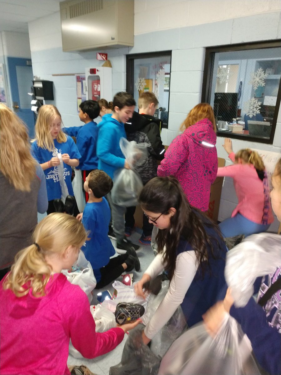 MrsDeAngelo02's tweet photo. Love our Lighthouse Leaders!  They led a used shoe drive to sell to a recycling company to help fund shots for women and babies over seas!  So proud of them ♥️!  Love our Parsons Families!  #GSDpride #makeadifference #superkids https://t.co/W0fR5gr1zt